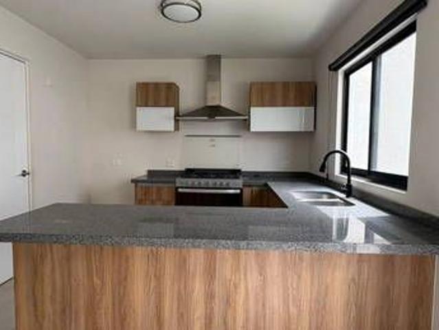 Casa En Renta En El Mirador | Amplio Jardín, 3 Recámaras Y Amenidades