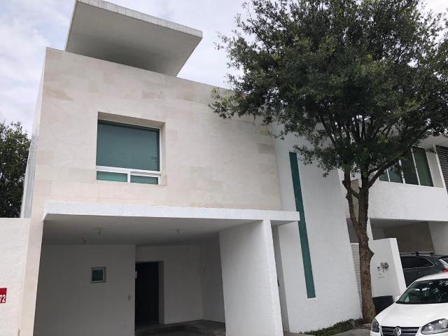 Casa en Renta en El Aguacatal, Santa Catarina, Nuevo Le?n