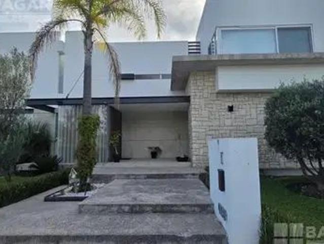 Casa En Renta En El Campanario