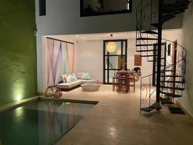 Casa en Renta en el Centro de Merida,Cerca del parque Santa Lucia,Con Garage