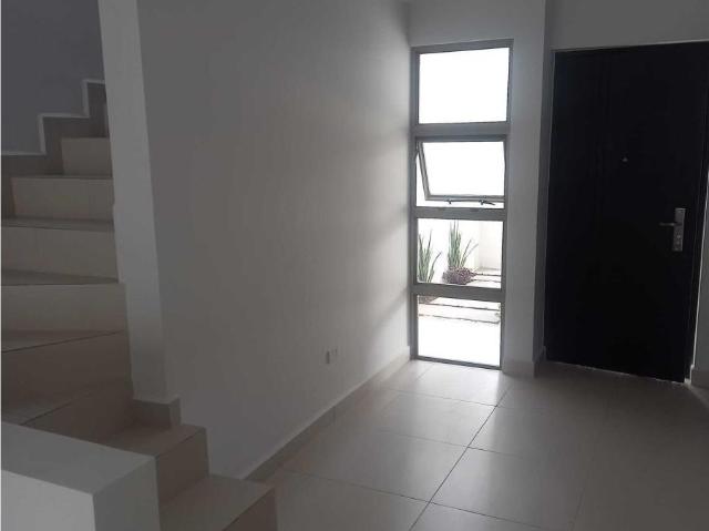 CASA EN RENTA EN EL FRACC. PRIVADO ESTANCIAS TORONTO, SENDERO ESCOBEDO