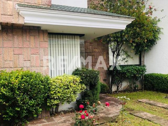 CASA EN RENTA EN EL HIPICO METEPEC