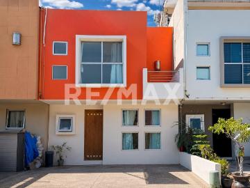 CASA EN RENTA EN EL LAGO, FRENTE A CETYS UNIVERSIDAD TIJUANA