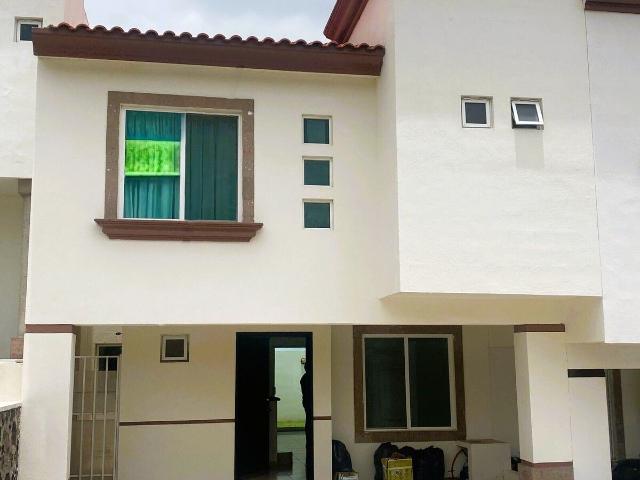 ¡Casa en Renta en El Refugio, Querétaro! — Confort, Seguridad y Amenidades Pr