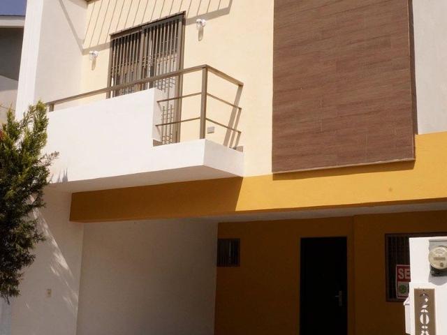 CASA EN RENTA EN ESPACIO CUMBRES MONTERREY