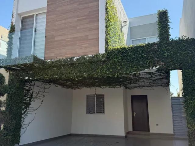 Casa en Renta en Espacio Cumbres, Monterrey, Nuevo León