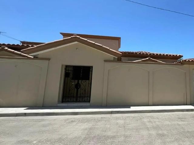 Casa en renta en Fortin de las Flores, Tijuana, Baja California