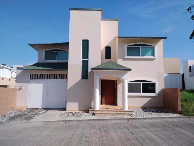 Casa en renta en Frac, Lomas Residencial amueblada