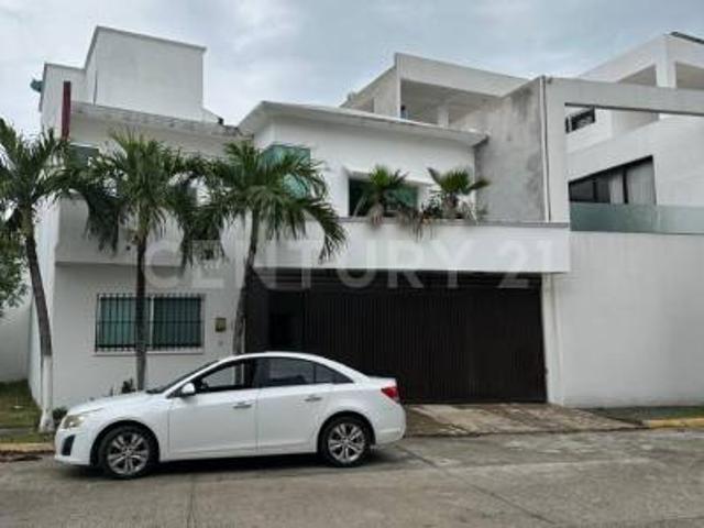 CASA EN RENTA EN FRACC. EL COUNTRY, VILLAHERMOSA, TABASCO