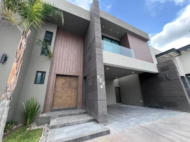 CASA EN RENTA EN FRACC HABITA II, AL NORTE DE SALTILLO