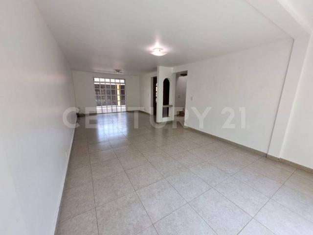 Casa en renta en Fracc, Jardines del Alba, Cuautitlán Izcalli, Edo. Mex