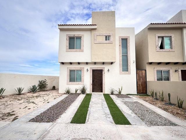 CASA EN RENTA EN FRACC. PORTOBELLO CON ACCESO CONTROLADO
