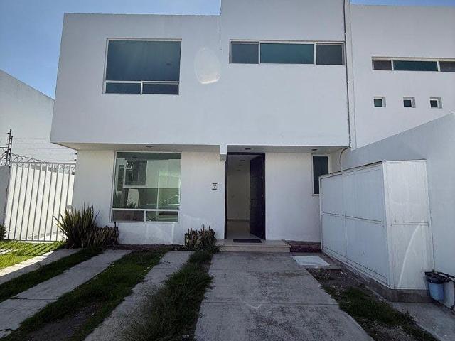 CASA EN RENTA EN FRACC.REAL DE PALMAS, MOMOXPAN