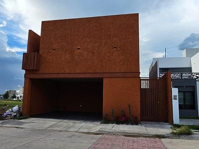 CASA EN RENTA EN FRACC. RESIDENCIAL SCORPIO 5 1