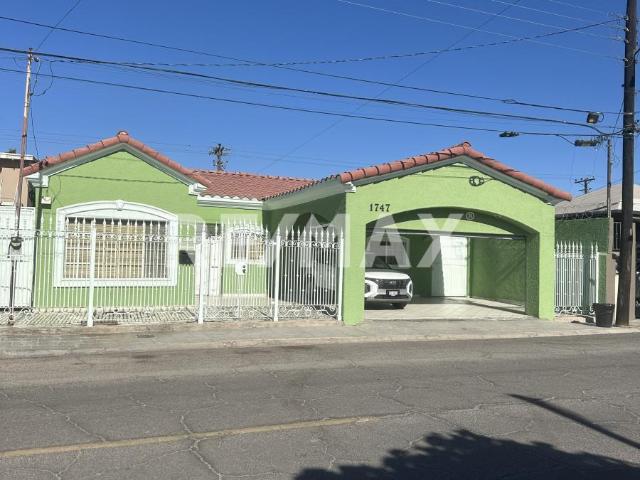 CASA EN RENTA en Fracc. Santa Mónica