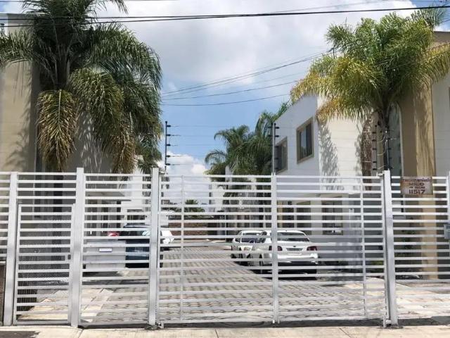 CASA EN RENTA EN FRACCIONAMIENTO