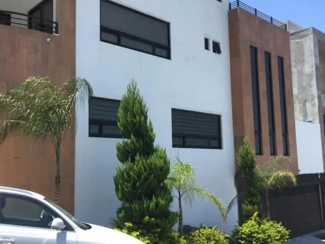 Casa en Renta amueblada en Cumbres Elite en Monterrey Nuevo León