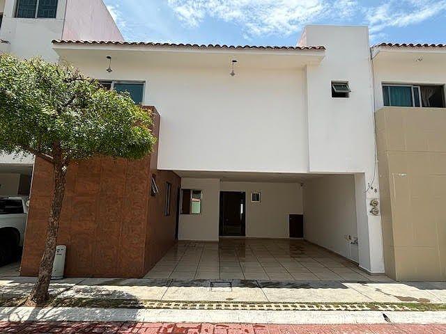 casa en renta en fraccionamiento la antigua