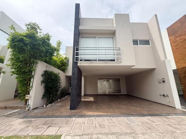 Casa en Renta en Fraccionamiento La Cima, cerca de Plaza Paseo Destino