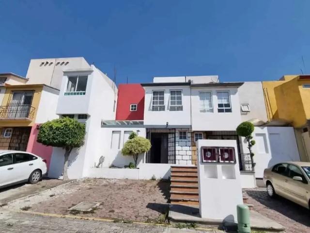 CASA EN RENTA EN FRACCIONAMIENTO LOMAS DEL ÁNGEL
