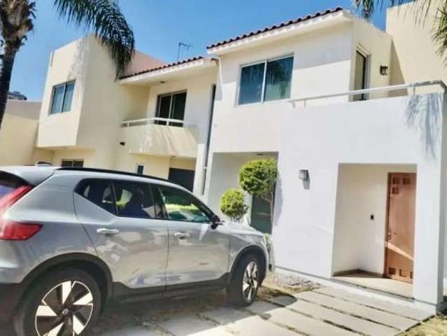 Casa en renta en fraccionamiento pedregal del gigante 14