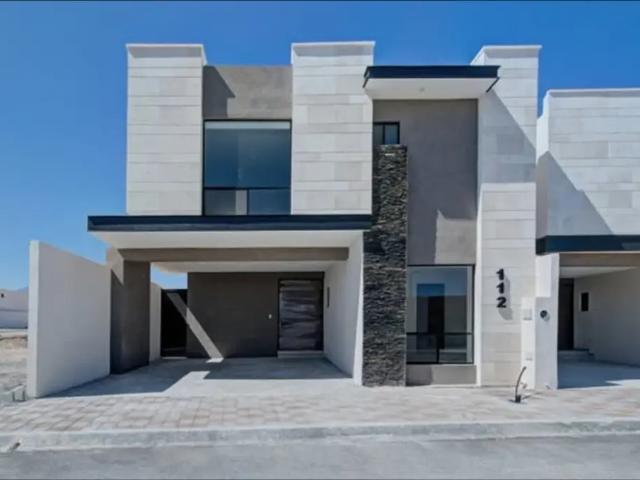 CASA EN RENTA EN FRACCIONAMIENTO PRIVANZAS ACACIA | 4 RECAMARAS, UNA EN PLANTA BAJA