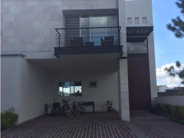 Casa en Renta en Fraccionamiento Privado La Campiña, León Espacios Amplios y Comodidad