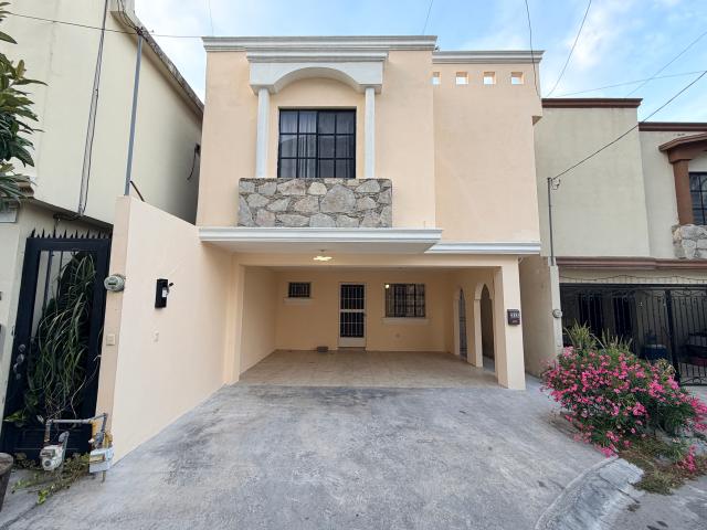 Casa en Renta en Galerias Camino Real Guadalupe