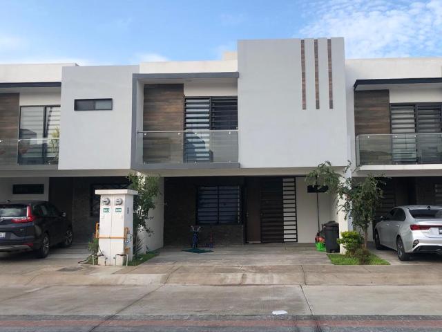 Casa en renta en Godai Living
