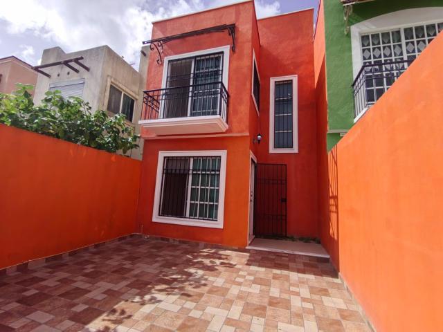 Casa en renta en Gran Santa Fe II, Canc?n ? En privada