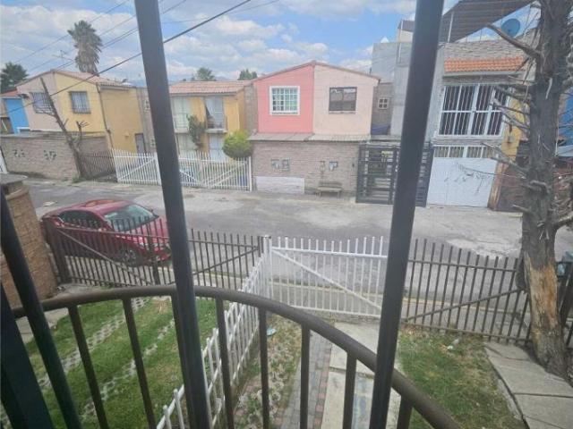 Casa en renta en Hacienda las Palmas I y II, Ixtapaluca, México