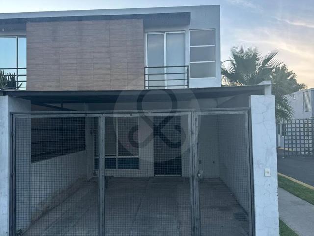 Casa en Renta en Hacienda Santa Cruz del Valle, Tlajomulco