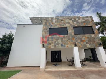 Casa en Renta en Hermosillo, Centenario,, 4 recámaras, 2.0 baños, 525.00 m2 construcción