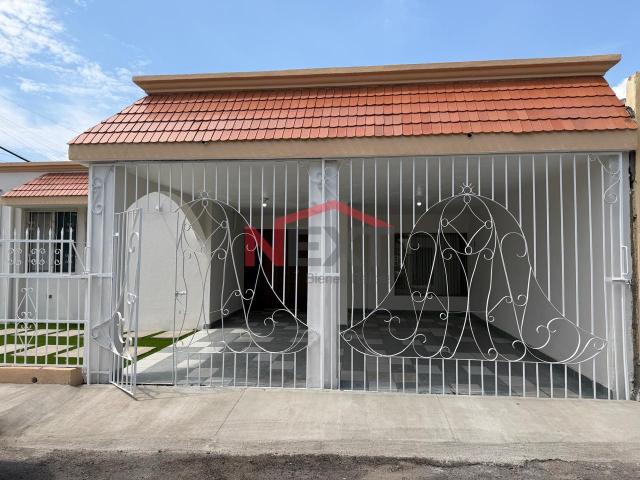 Casa en Renta en Hermosillo, Ley 57,, 3 recámaras, 2.0 baños, 180.00 m2 terreno, 240.00 m2 construcción