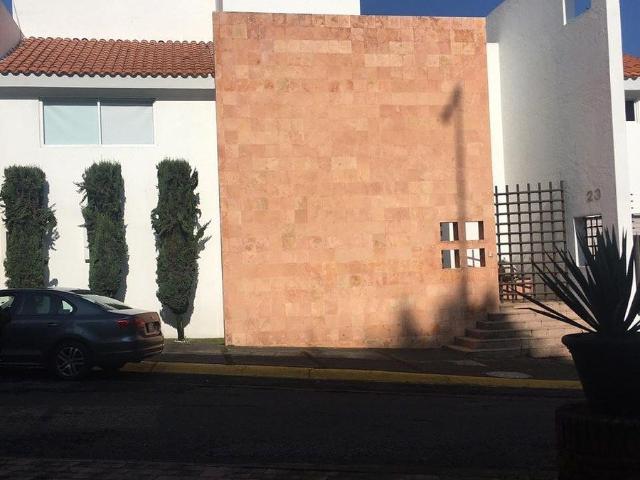 CASA EN RENTA EN INTERLOMAS – PRIVADA EXCLUSIVA