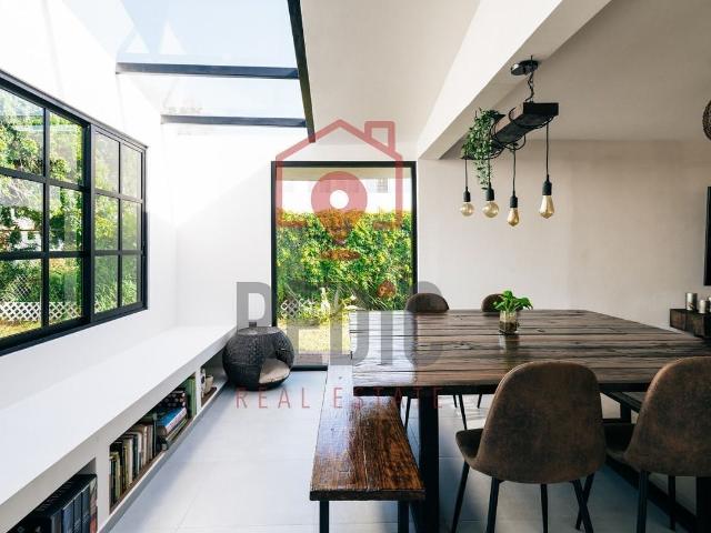 CASA EN RENTA EN JURICA AMUEBLADA DE 1 NIVEL CON AMPLIO JARDIN
