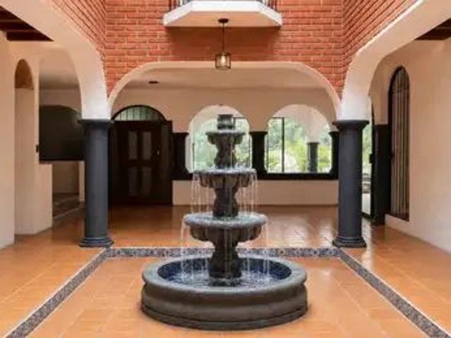 Casa En Renta En Juriquilla Tradicional Colindante Al Campo De Golf Renta Mensual: $65,000 Mxn Factura Disponible + Iva Residencia Luninosa, Elegante Y Funcional, Ubicada En Una