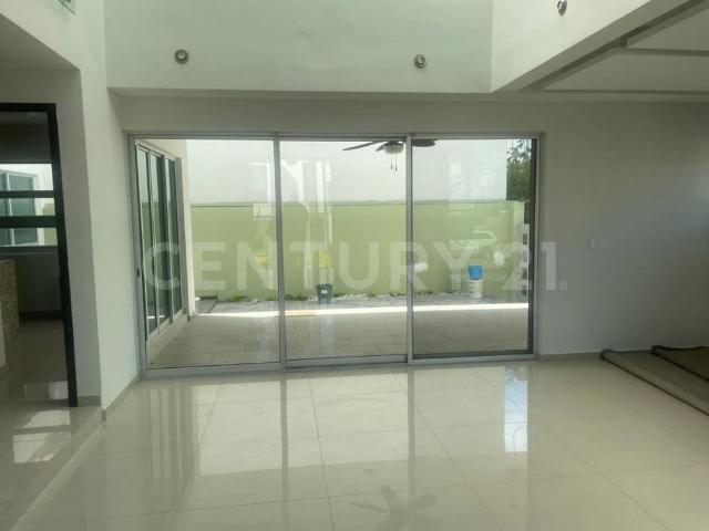 Casa en Renta En Jardin Real, Zapopan