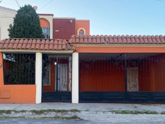Casa en RENTA en Jardines Coloniales