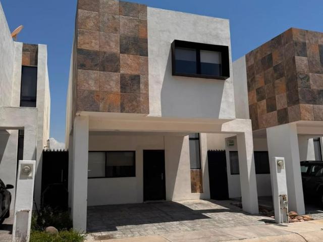 Casa en renta en Jardines de Alejandria
