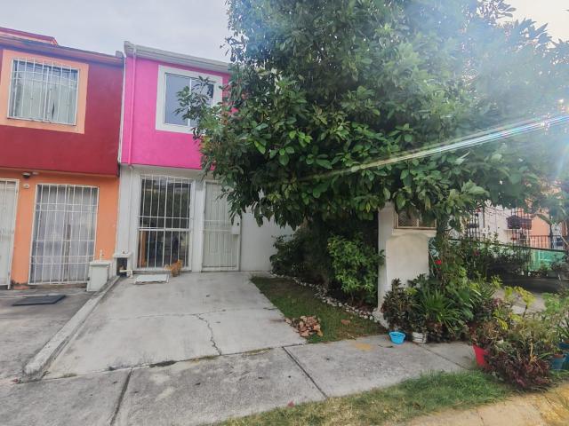 ? Casa en Renta en Jardines de Santa Rosa | 2 Rec?maras | $6,500 | 1 Estacionamiento