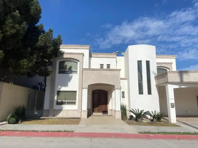 Casa en Renta en Jardines de Versalles, Saltillo Amplia y con Comodidades