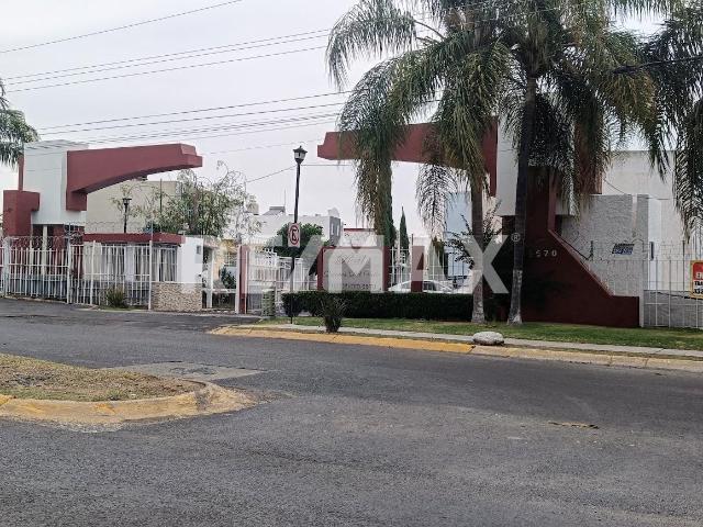 Casa en renta en Jardines del Valle