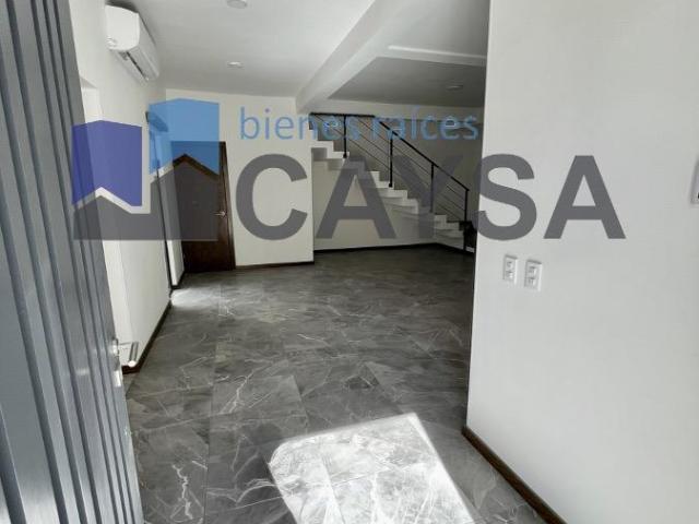 CASA EN RENTA en Jardines del Santuario moderna y nueva
