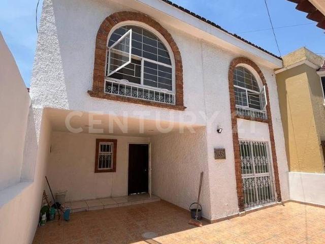 Casa en renta en Jardines del Sol, Zapopan