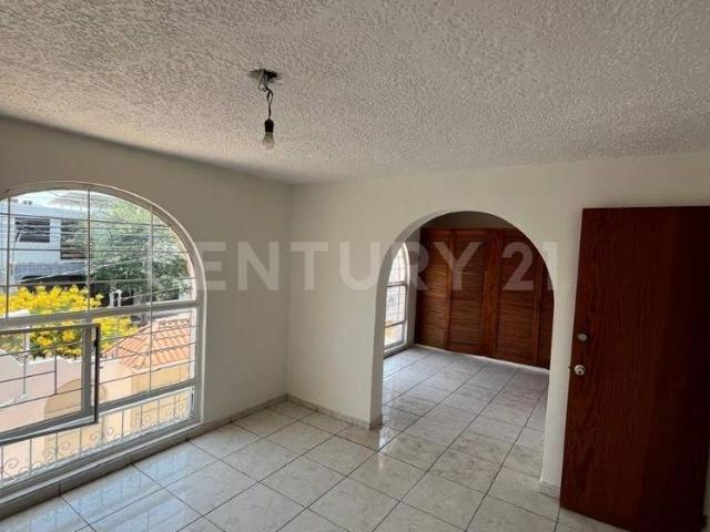Casa en renta en Jardines del Sol, Zapopan