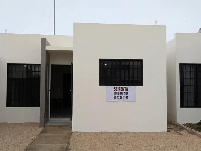 Casa en Renta en Kanasín: Fracc. Amaneceres con Jardín y Garage