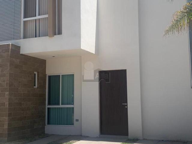 Casa en Renta en La Cantera Residencial, Privada con Alberca en zona de Villa de Pozos