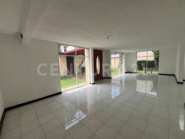 CASA EN RENTA EN LA COL. ELECTRA, TLALNEPANTLA, EDO. DE MÉX