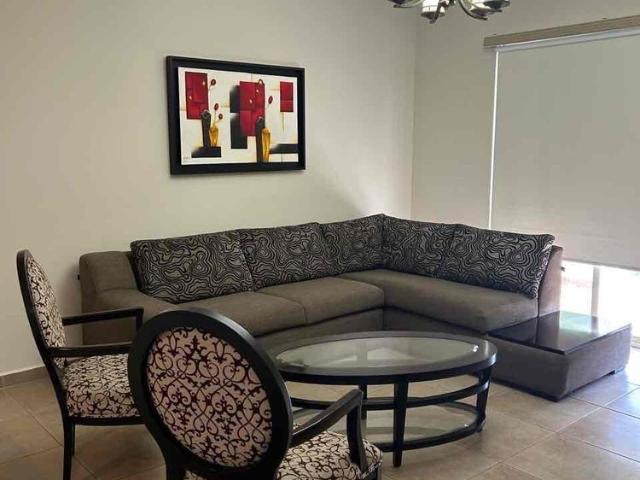 CASA EN RENTA EN LA ENCANTADA RESIDENCIAL